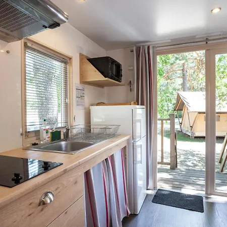 Campsite Huttopia 3*